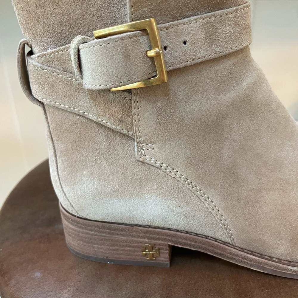 Tory Burch tan booties - Picture 2 of 9